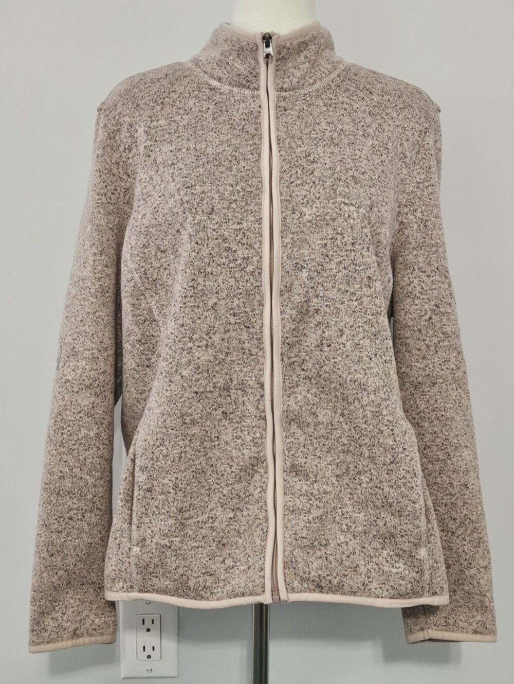 G.H. Bass & Co Size XL Polyester Pinkish Brown Long-Sleeved Zippered Sweatshirt